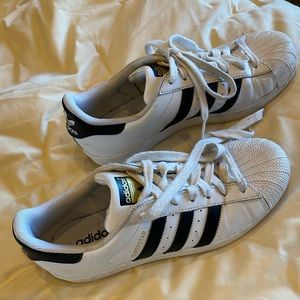 Adidas Superstar all leather w/gold and black accents